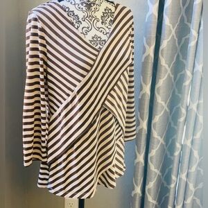 Allie & Rob Women’s Brown & Cream stripe 3/4 sleeve Criss Cross V Neck top sz XL